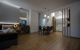 Kanari Elegant And Cozy Studios